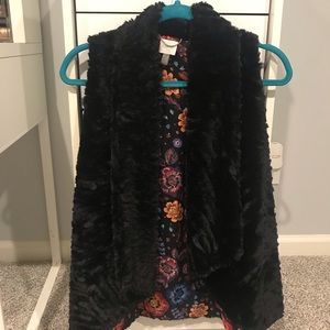 Fuzzy black vest!